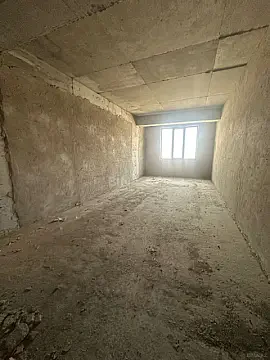Satılır 4 otaqlı mənzil 172 m²