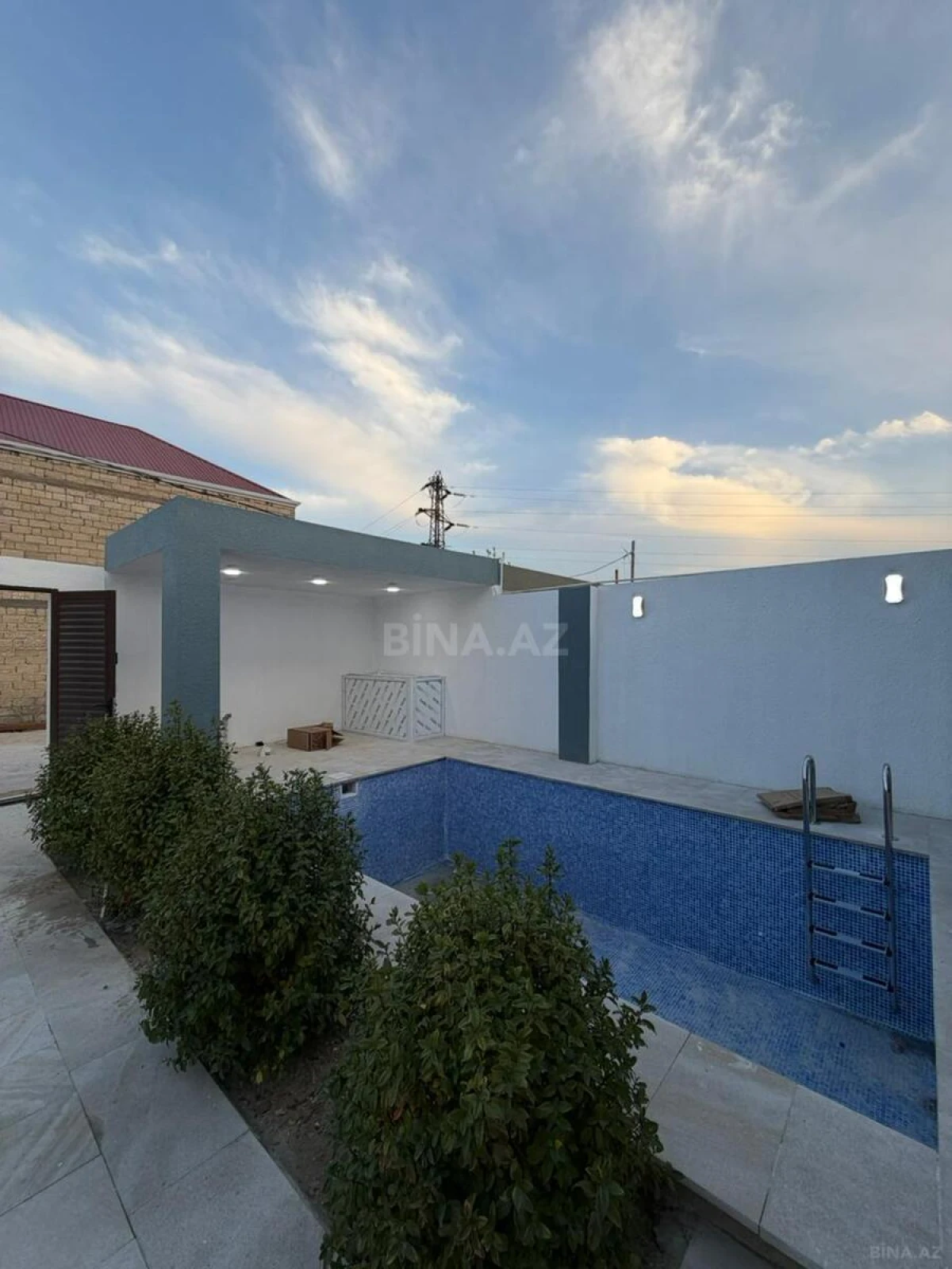 Satılır 4 otaqlı həyət evi 140 m²
