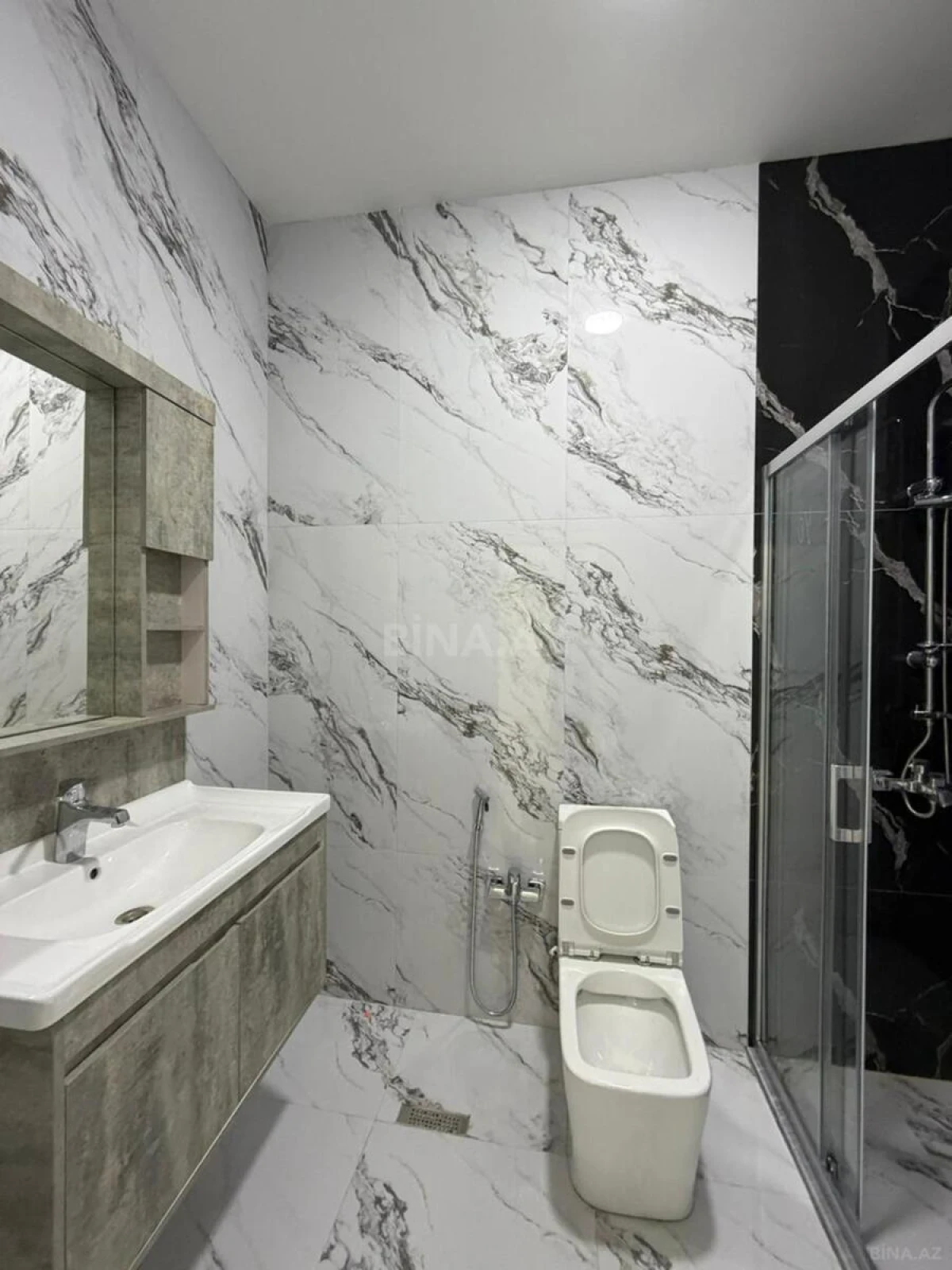 Satılır 4 otaqlı həyət evi 140 m²