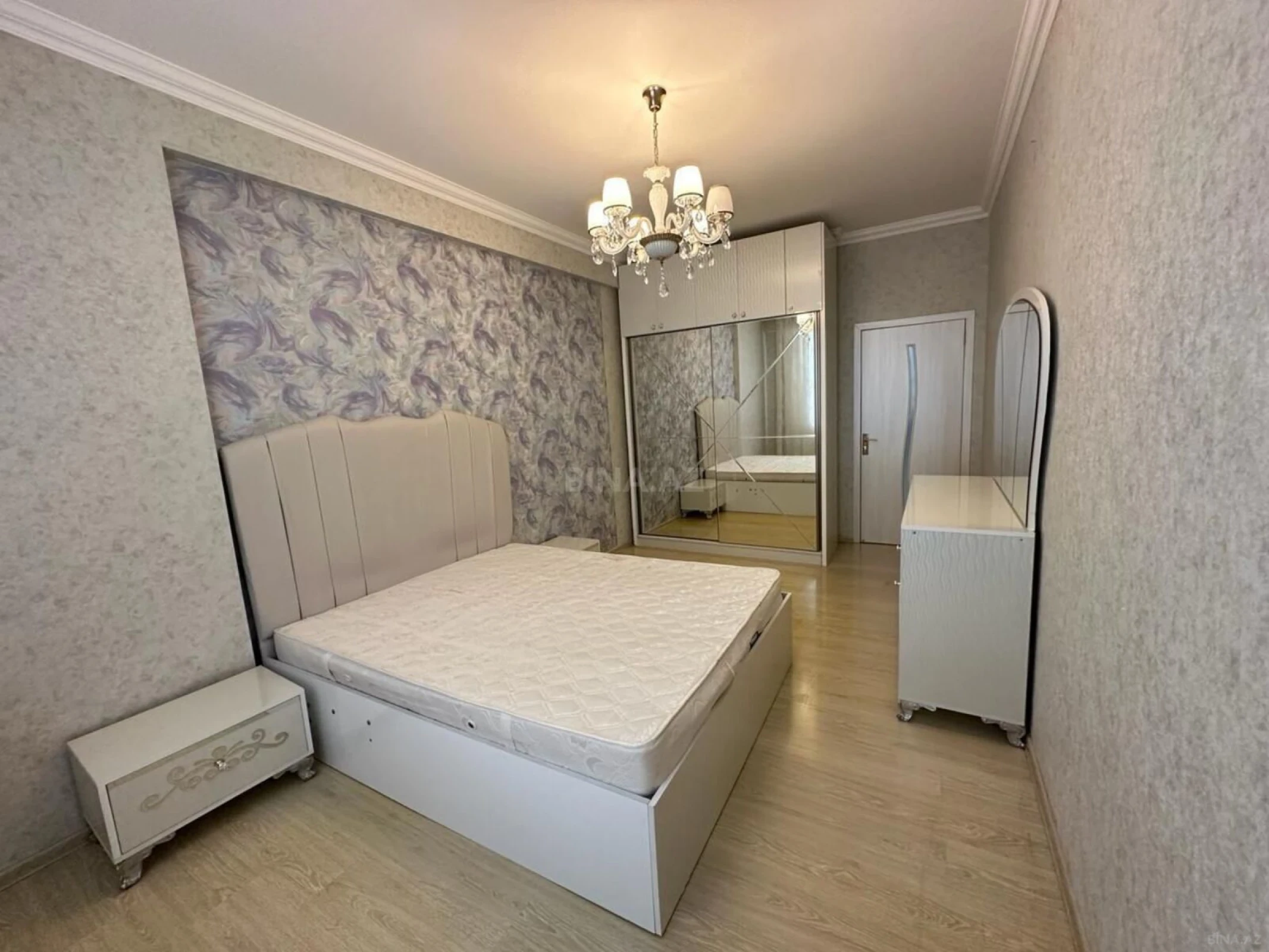 Kirayə verilir 2 otaqlı mənzil 60 m²