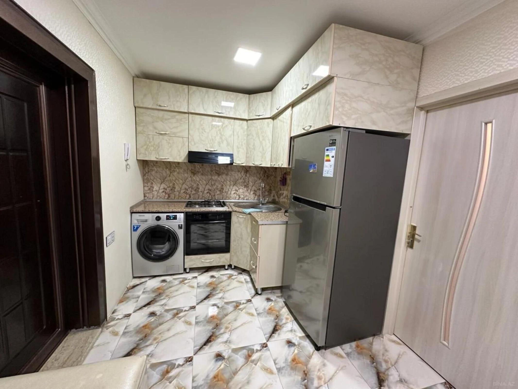 Kirayə verilir 2 otaqlı mənzil 60 m²