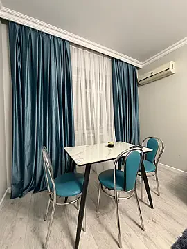 Kirayə verilir 2 otaqlı mənzil 50 m²