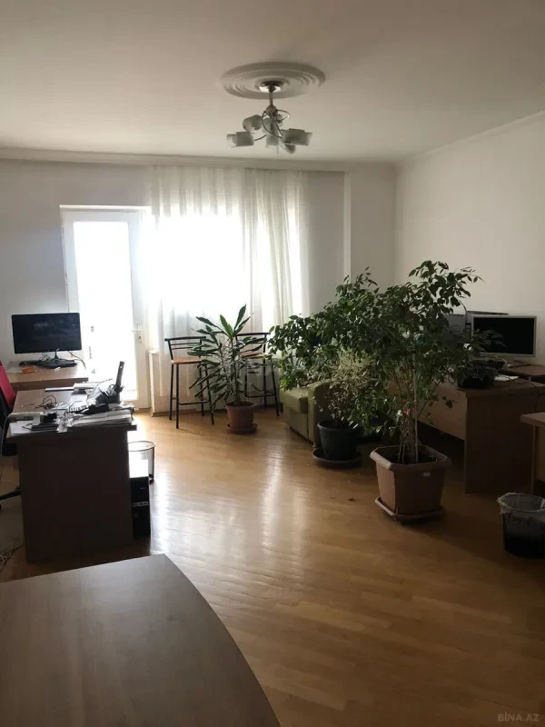 Kirayə verilir 3 otaqlı ofis 150 m²
