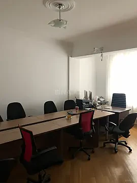 Kirayə verilir 3 otaqlı ofis 150 m²