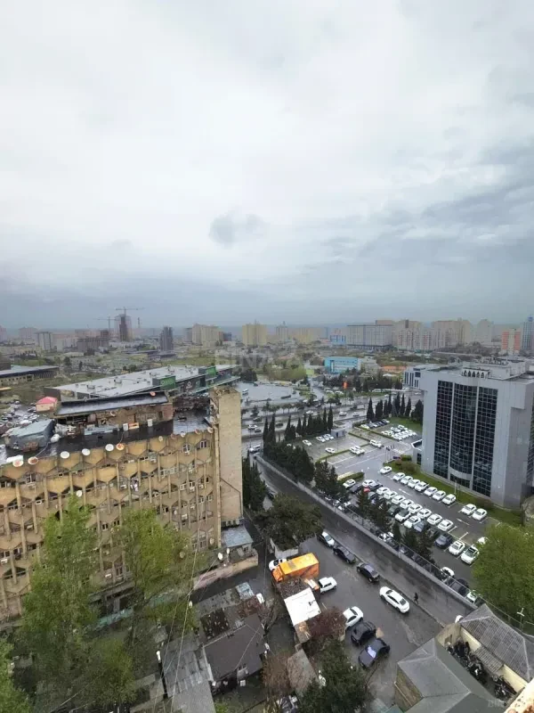 Satılır 2 otaqlı mənzil 83 m²