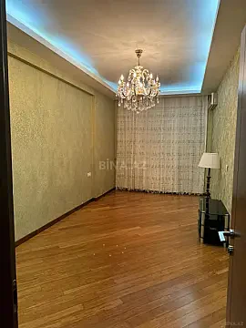 Kirayə verilir 3 otaqlı mənzil 147 m²