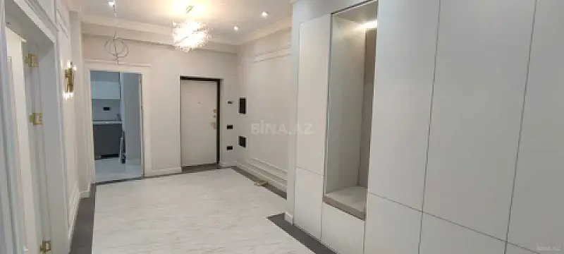 Kirayə verilir 4 otaqlı mənzil 180 m²