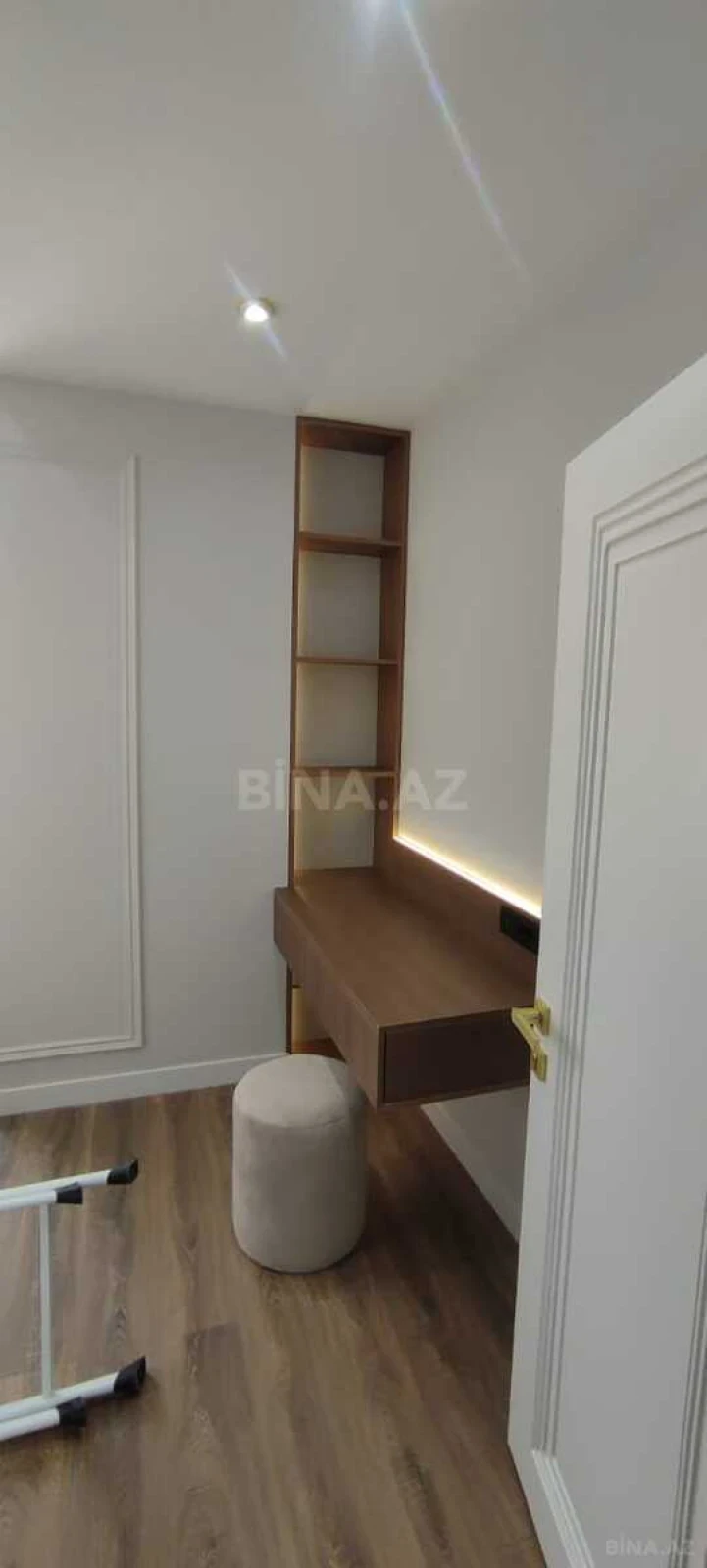 Kirayə verilir 4 otaqlı mənzil 180 m²