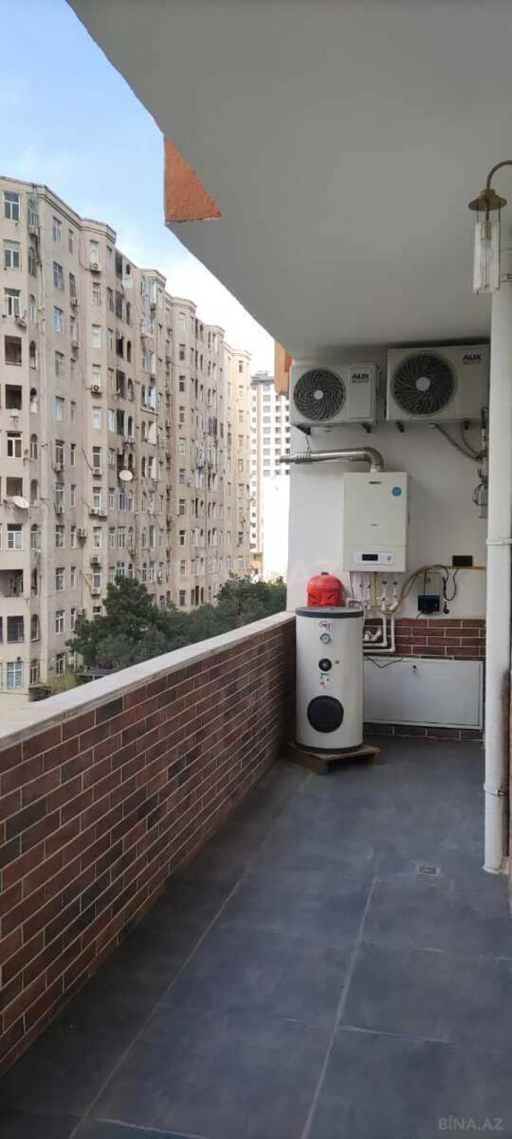 Kirayə verilir 4 otaqlı mənzil 180 m²