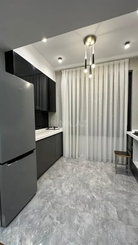 Kirayə verilir 2 otaqlı mənzil 80 m²
