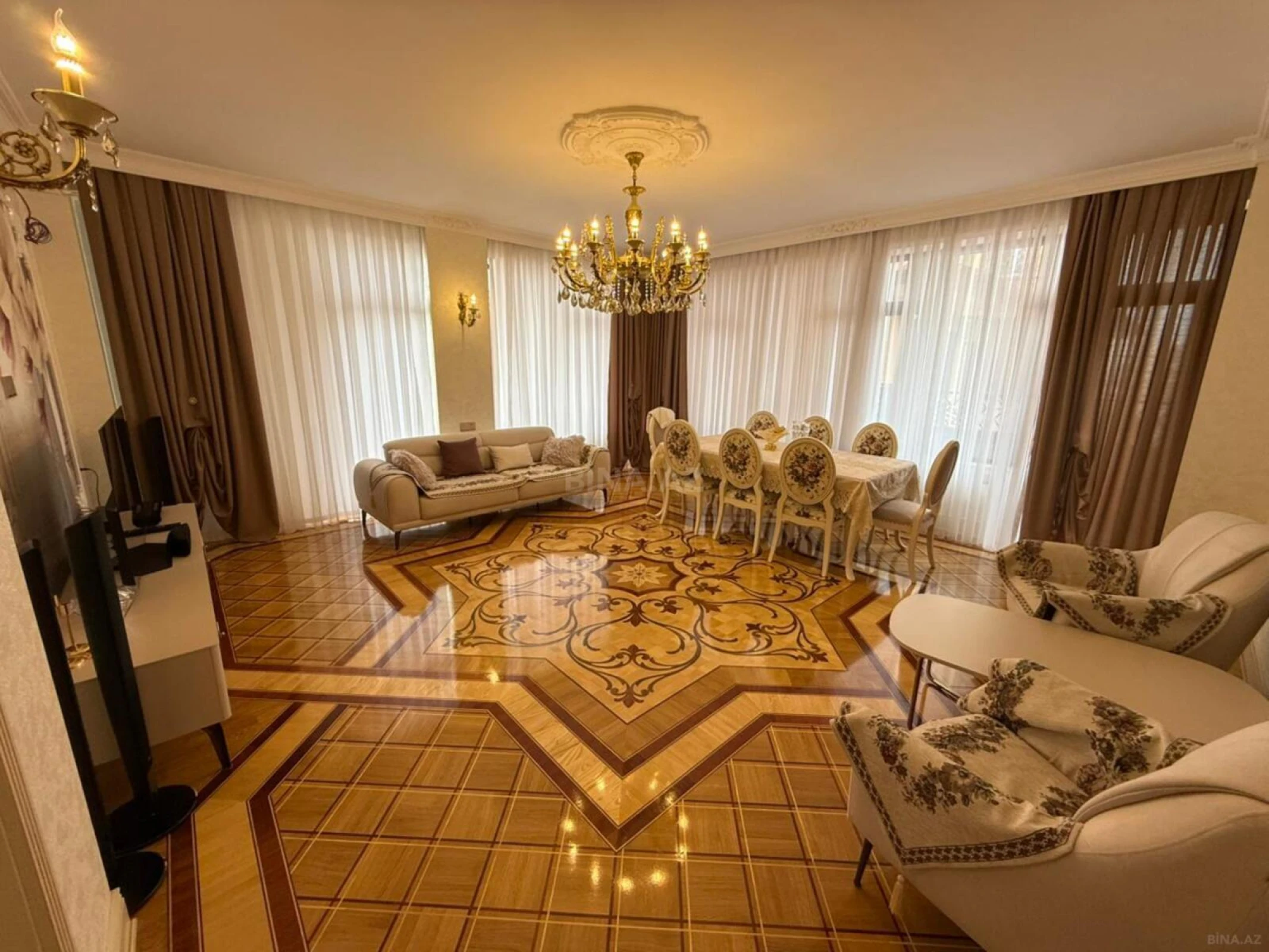 Satılır 4 otaqlı mənzil 200 m²
