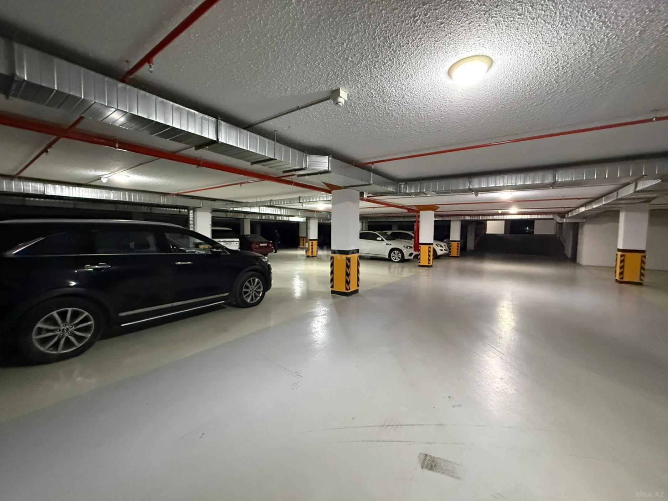 Satılır 4 otaqlı mənzil 200 m²