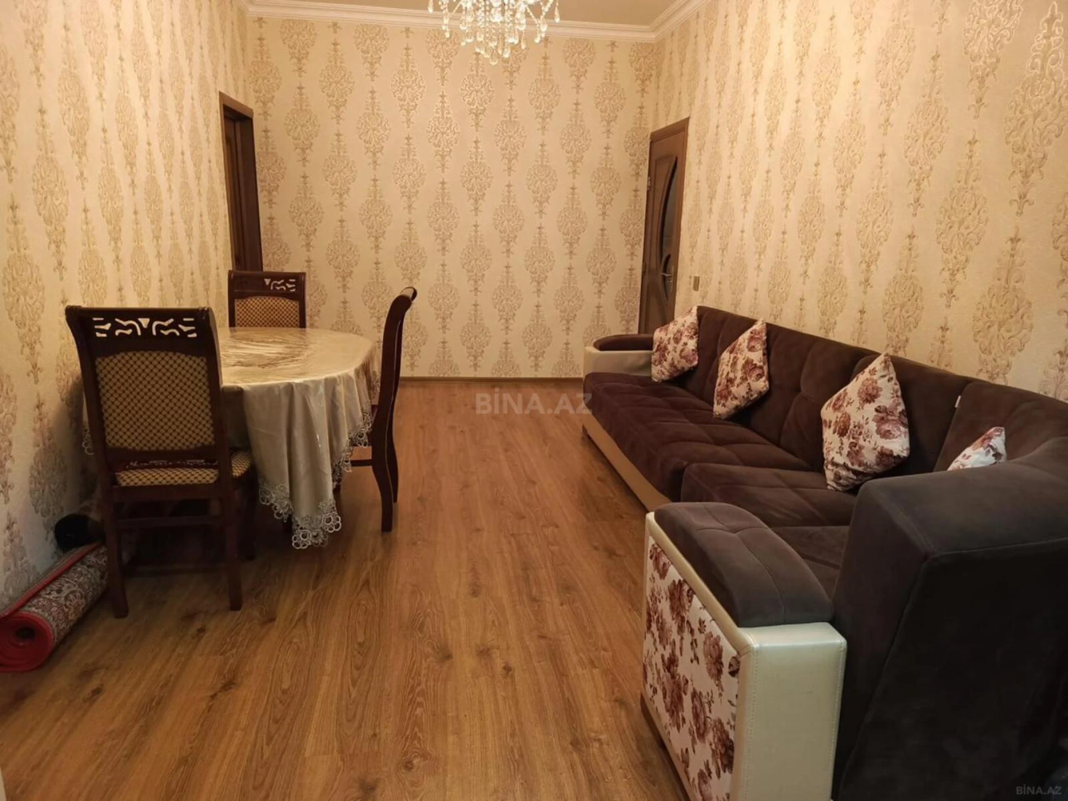 Satılır 5 otaqlı mənzil 120 m²
