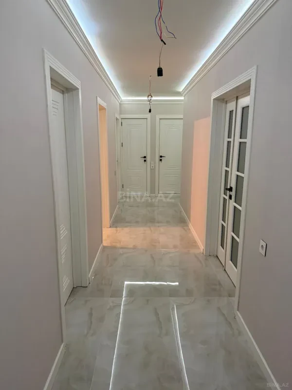 Satılır 4 otaqlı mənzil 120 m²