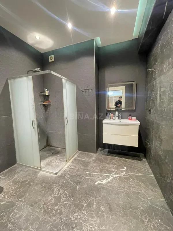 Kirayə verilir 2 otaqlı mənzil 70 m²