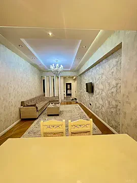 Kirayə verilir 2 otaqlı mənzil 70 m²