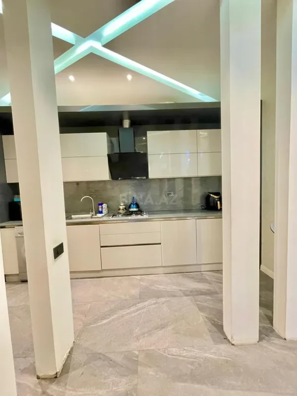 Kirayə verilir 2 otaqlı mənzil 70 m²