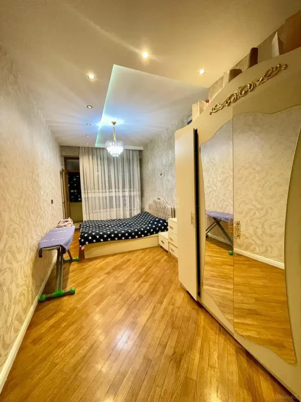 Kirayə verilir 2 otaqlı mənzil 70 m²
