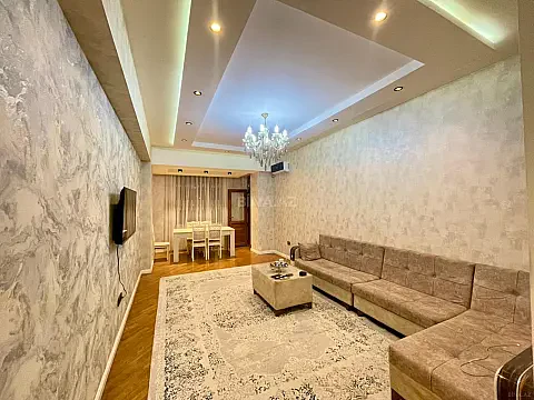 Kirayə verilir 2 otaqlı mənzil 70 m²