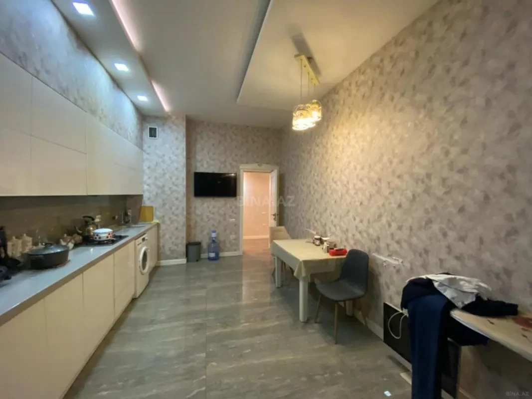 Kirayə verilir 3 otaqlı mənzil 138 m²