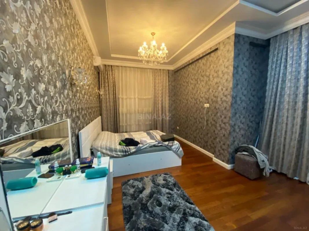 Kirayə verilir 3 otaqlı mənzil 138 m²