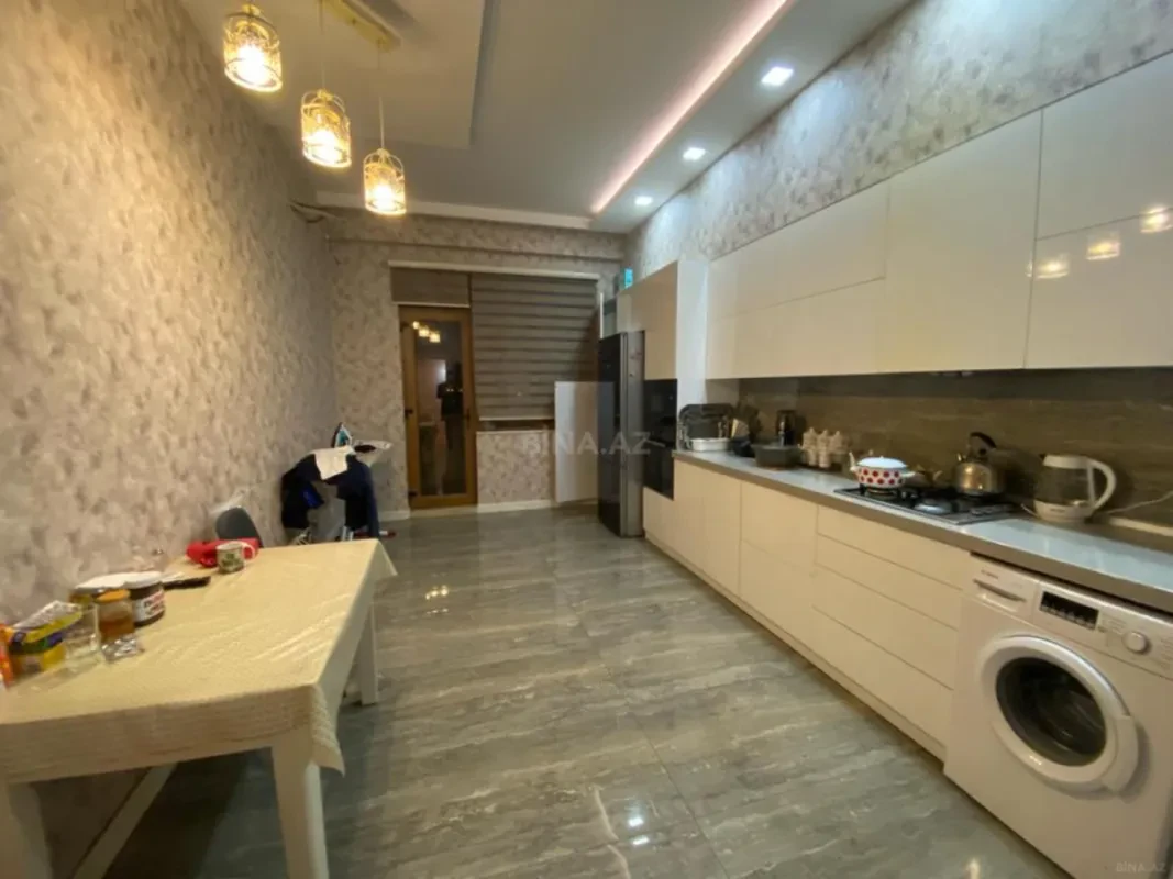 Kirayə verilir 3 otaqlı mənzil 138 m²