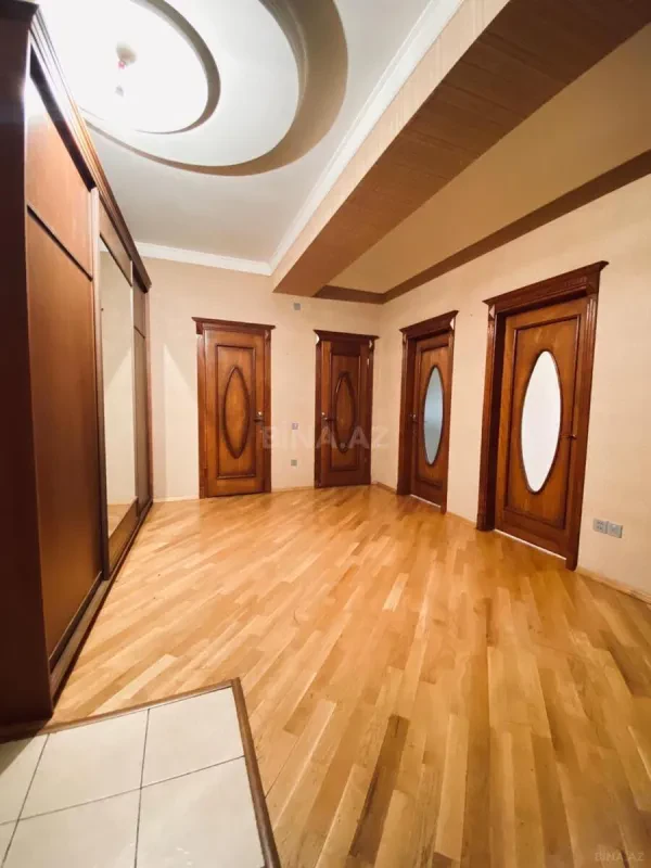 Kirayə verilir 2 otaqlı mənzil 90 m²