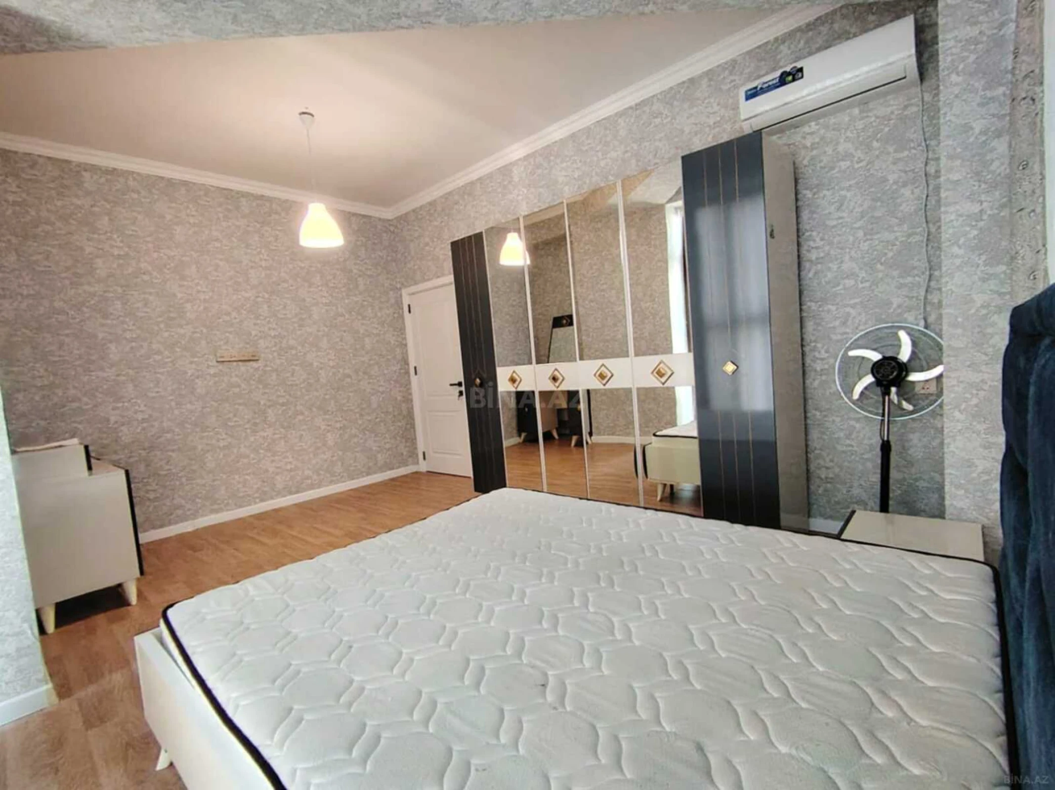 Kirayə verilir 3 otaqlı mənzil 105 m²