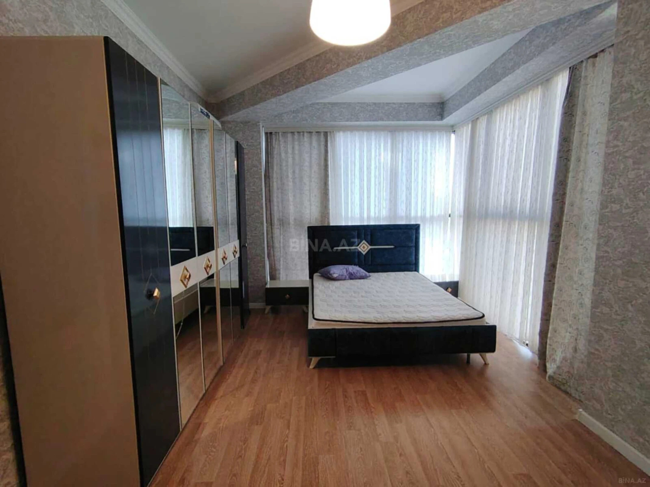 Kirayə verilir 3 otaqlı mənzil 105 m²