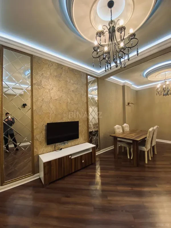 Kirayə verilir 2 otaqlı mənzil 80 m²