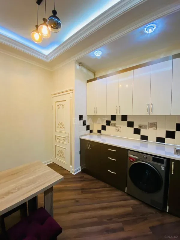 Kirayə verilir 2 otaqlı mənzil 80 m²