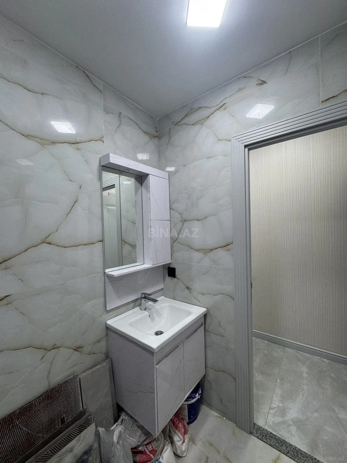 Satılır 2 otaqlı mənzil 43 m²