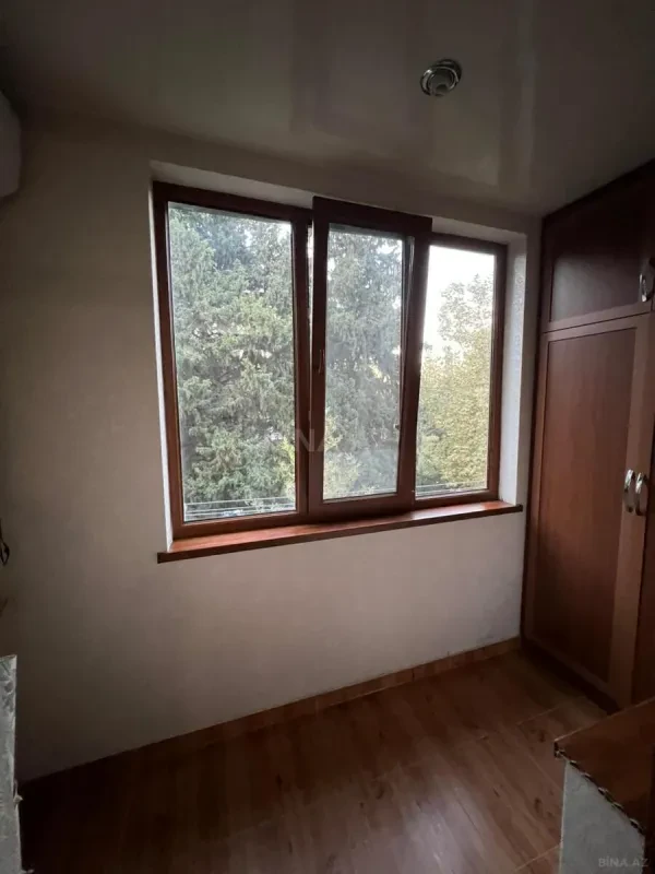 Satılır 4 otaqlı mənzil 110 m²