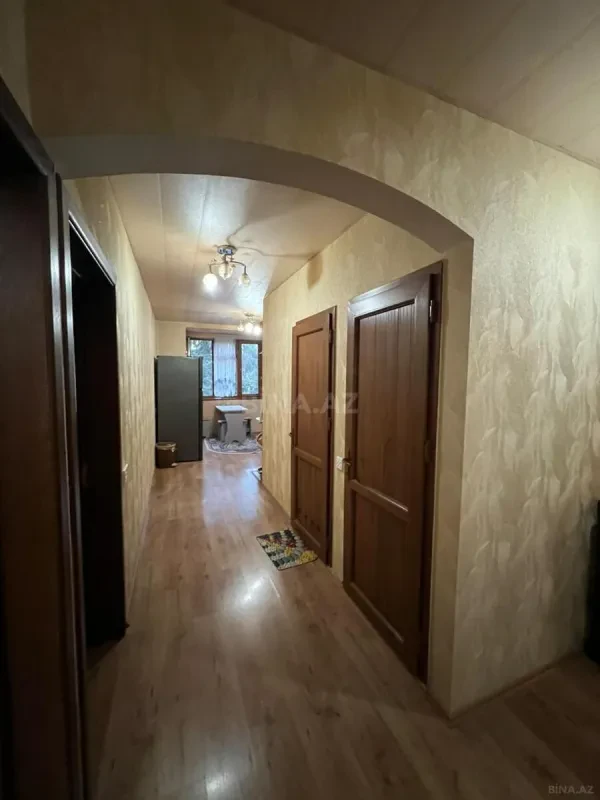 Satılır 4 otaqlı mənzil 110 m²
