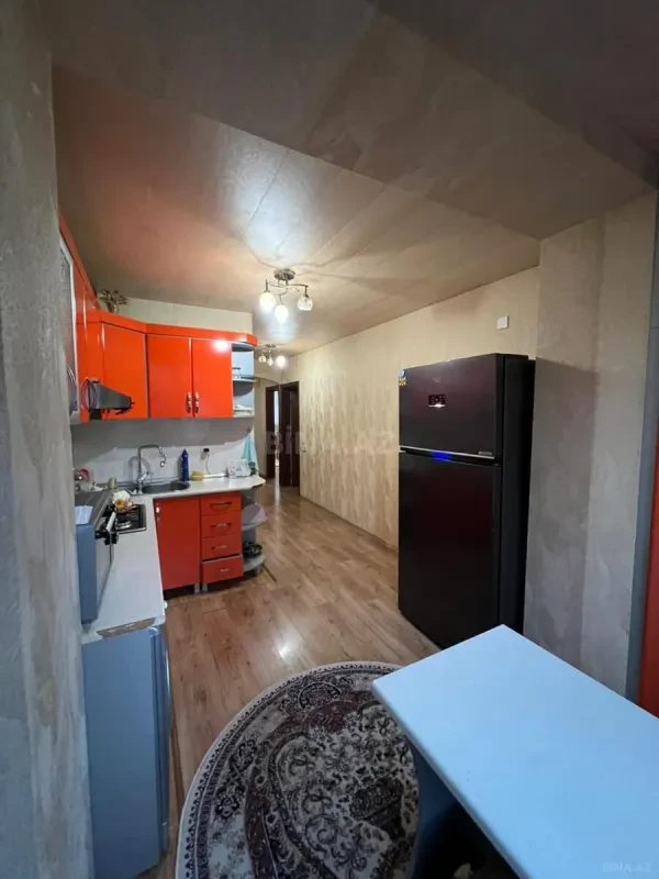 Satılır 4 otaqlı mənzil 110 m²