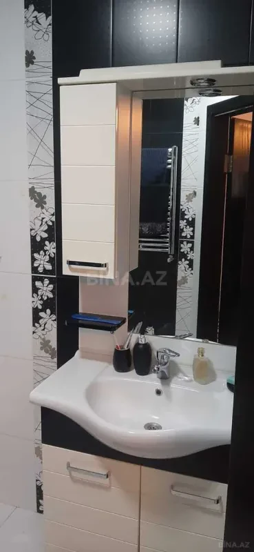 Kirayə verilir 2 otaqlı mənzil 100 m²