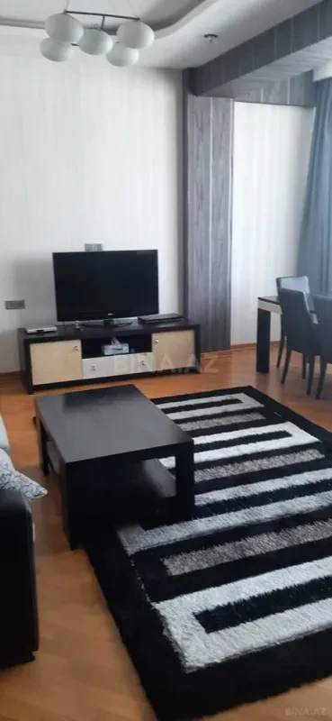Kirayə verilir 2 otaqlı mənzil 100 m²