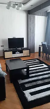 Kirayə verilir 2 otaqlı mənzil 100 m²