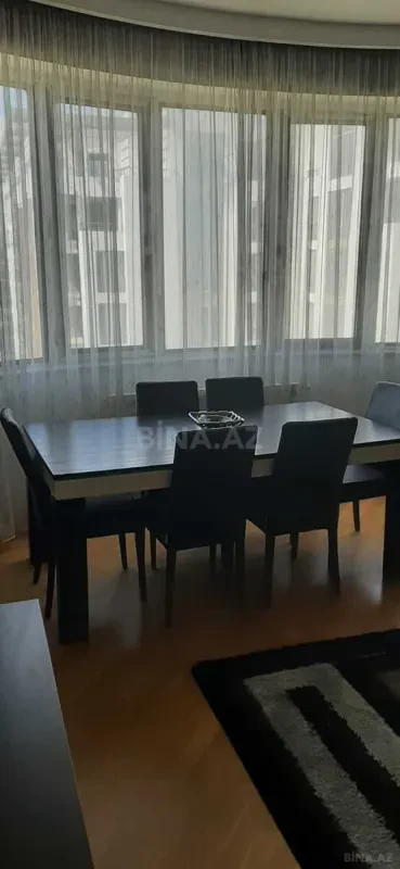 Kirayə verilir 2 otaqlı mənzil 100 m²