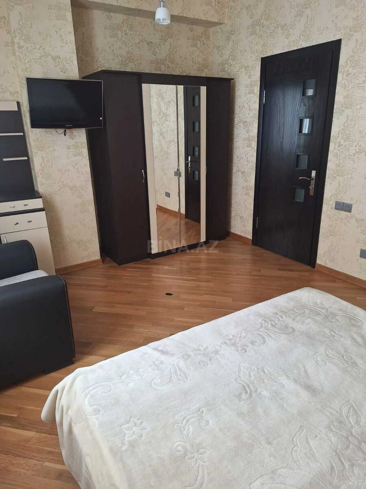 Kirayə verilir 2 otaqlı mənzil 100 m²