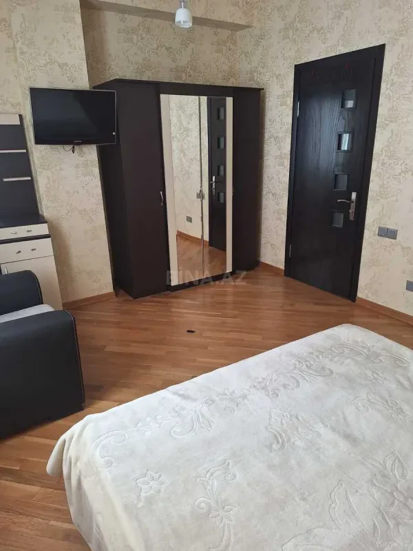 Kirayə verilir 2 otaqlı mənzil 100 m²