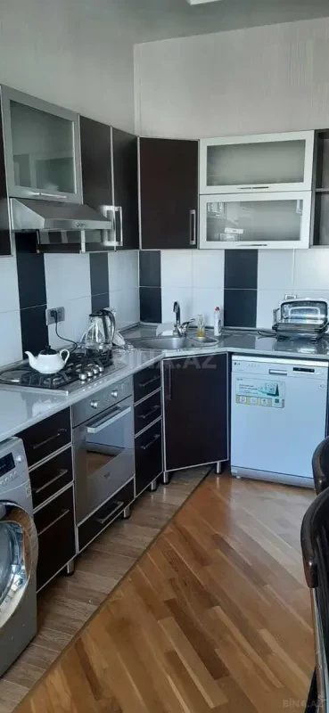 Kirayə verilir 2 otaqlı mənzil 100 m²