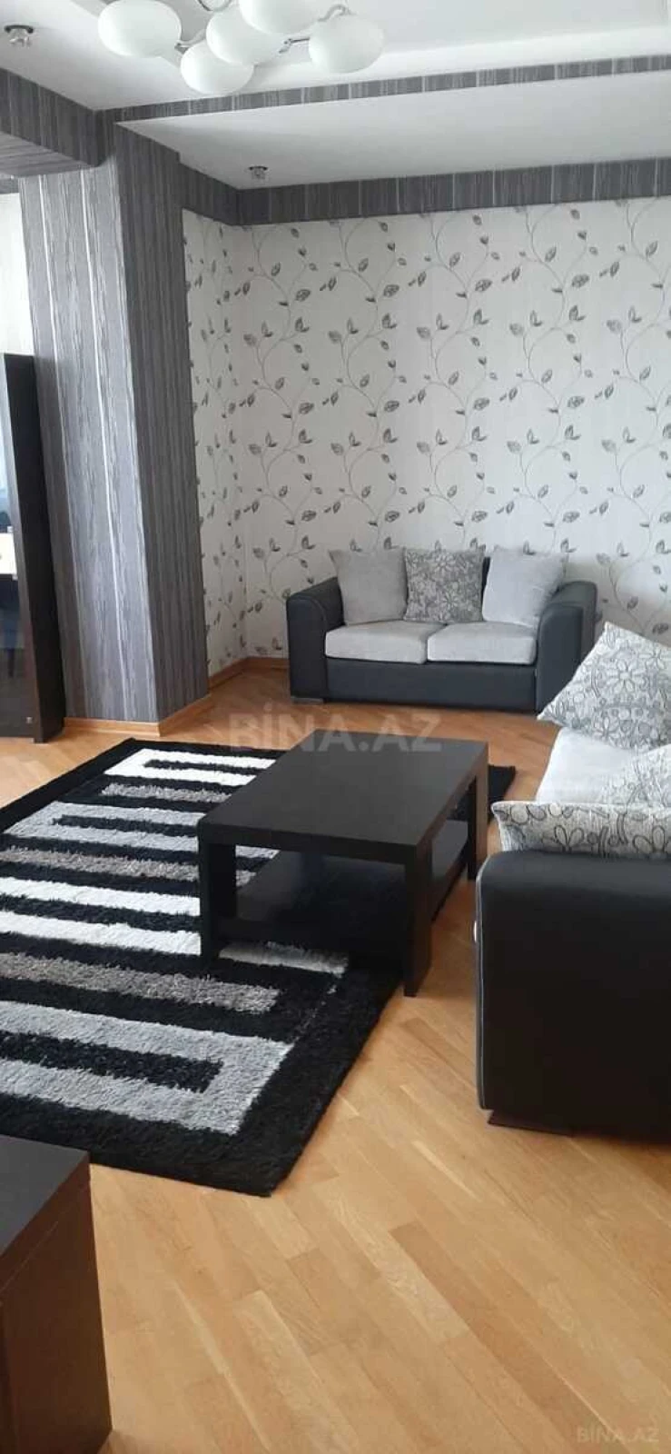 Kirayə verilir 2 otaqlı mənzil 100 m²
