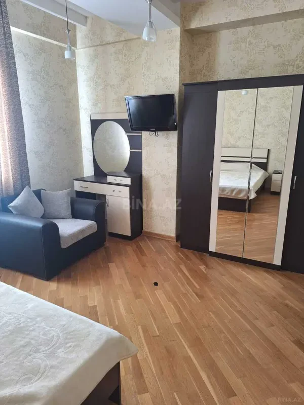 Kirayə verilir 2 otaqlı mənzil 100 m²