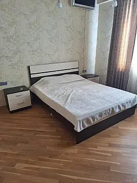 Kirayə verilir 2 otaqlı mənzil 100 m²