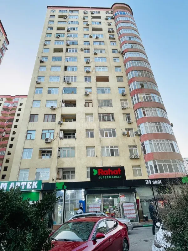 Satılır 3 otaqlı mənzil 104 m²