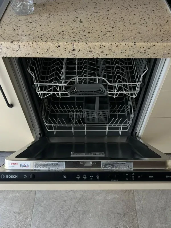 Kirayə verilir 3 otaqlı mənzil 94 m²