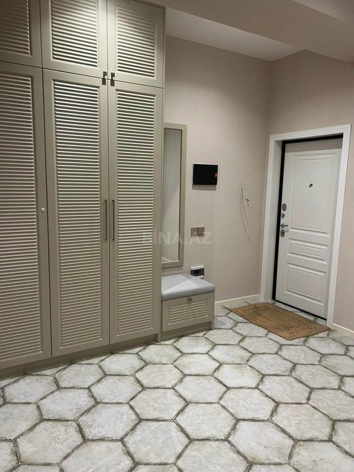 Kirayə verilir 3 otaqlı mənzil 94 m²