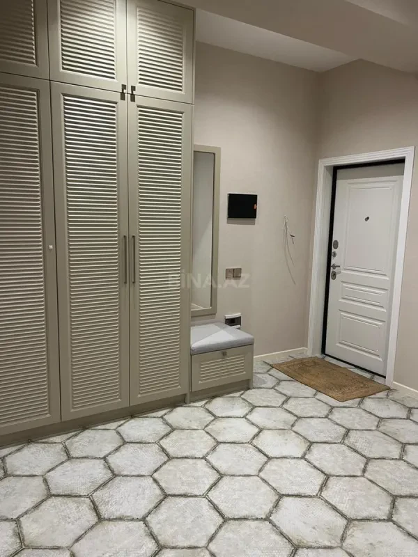 Kirayə verilir 3 otaqlı mənzil 94 m²