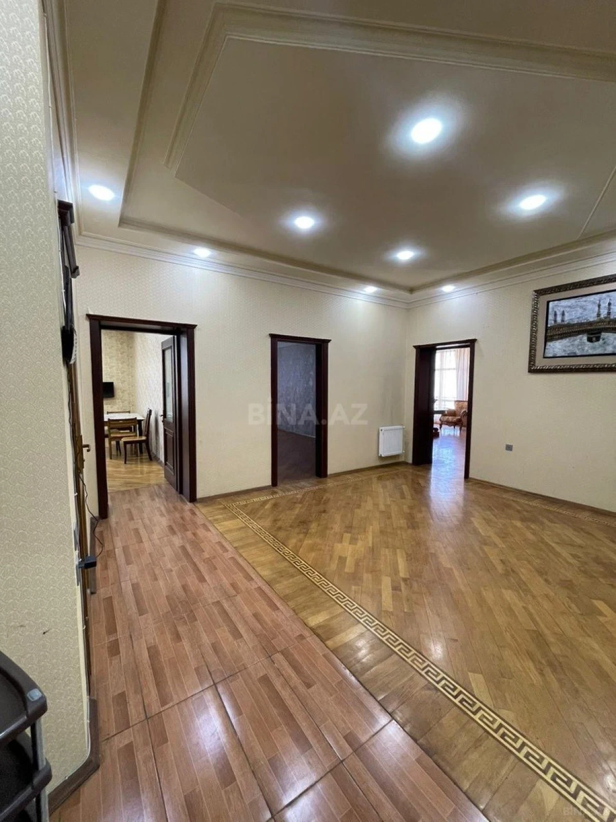 Kirayə verilir 5 otaqlı ofis 280 m²